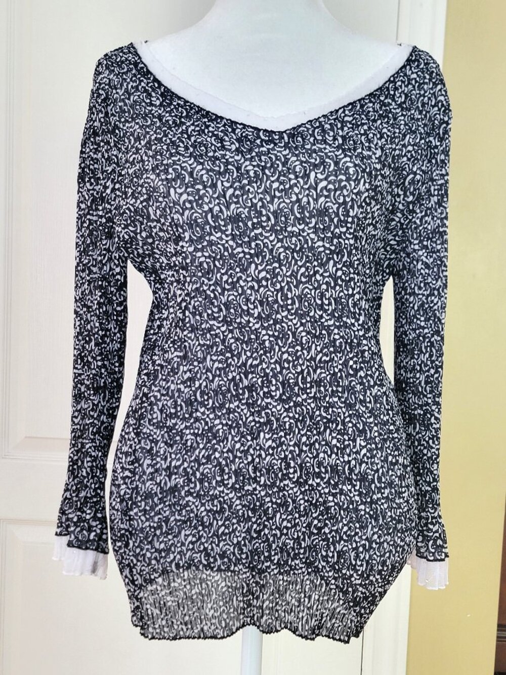 EMOTIONS WRINKLE CHIFFON TOP